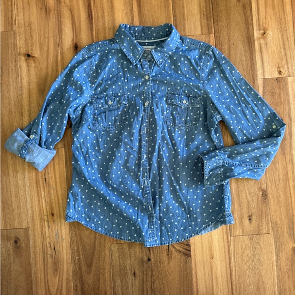 Denim button-down shirt with heart pattern size medium roll‎ up sleeve cuff SO - Picture 1 of 6
